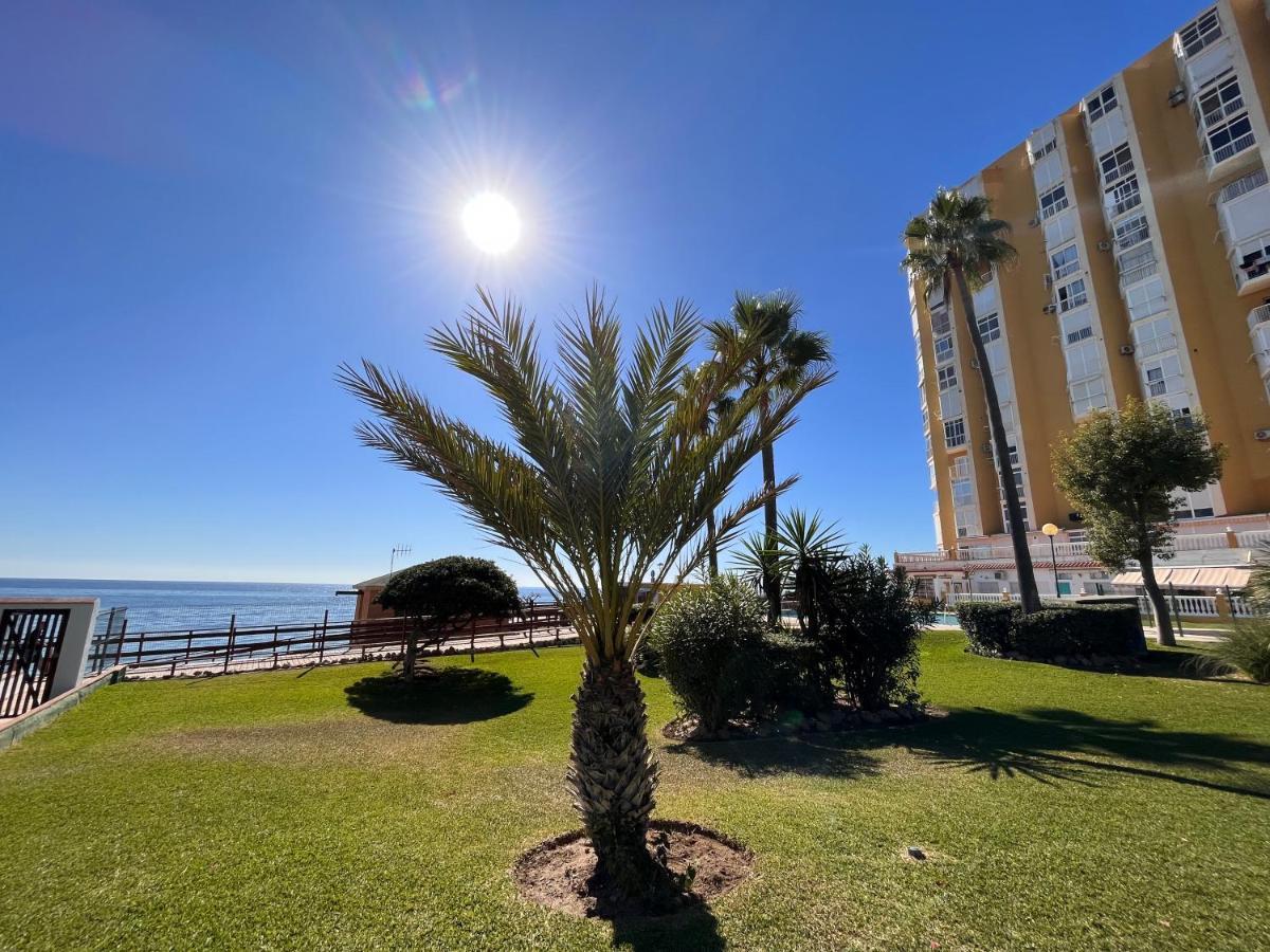 Studio On The Beach Front Málaga Eksteriør billede